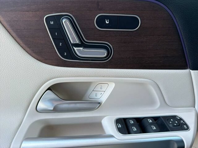Certified 2023 Mercedes-Benz EQB 300 4MATIC w/ Exclusive Package image 13