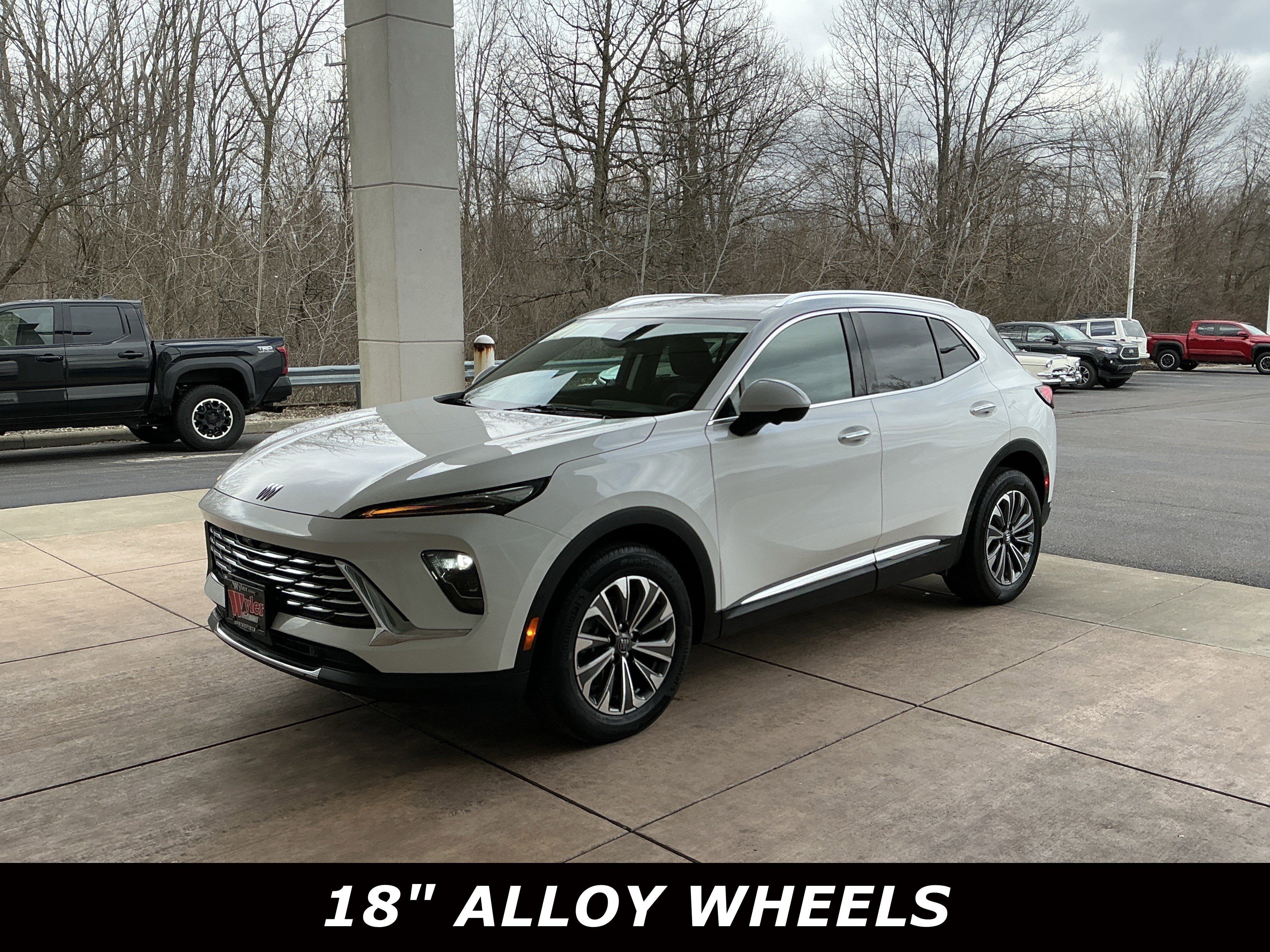 Used 2024 Buick Envision Preferred image 3