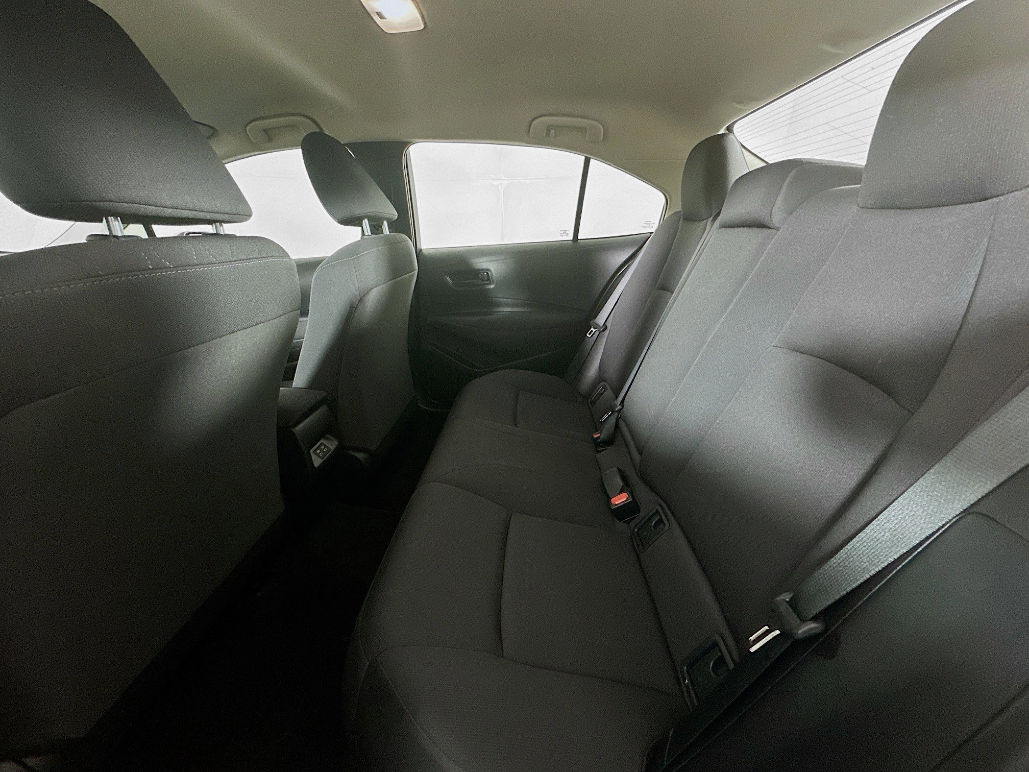 Used 2025 Toyota Corolla LE image 26