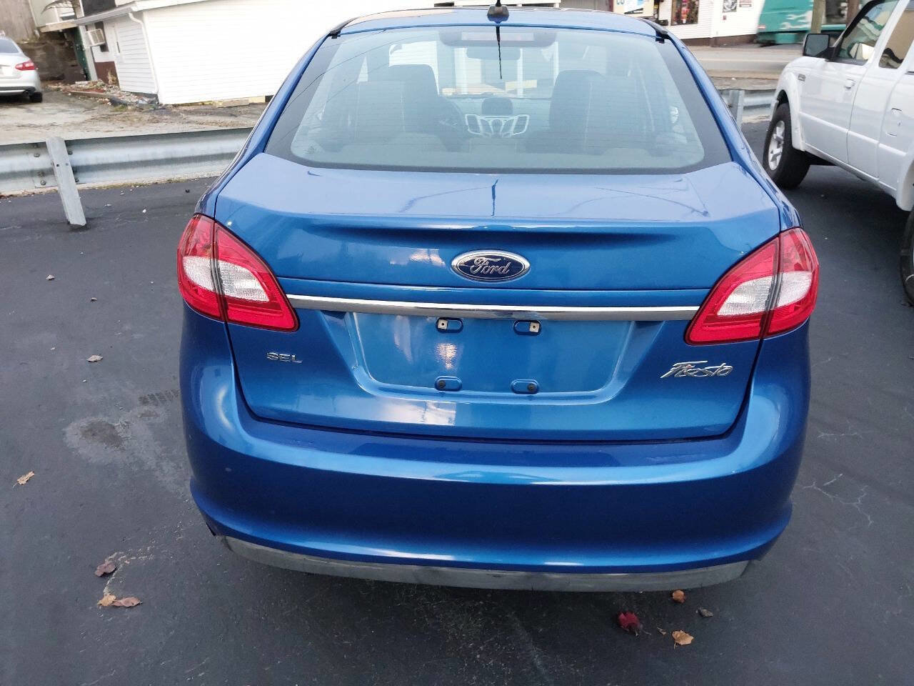 Used 2011 Ford Fiesta SEL w/ 301A Rapid Spec Order Code image 6