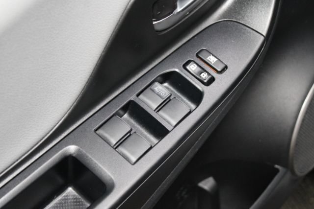 Used 2015 Toyota Yaris LE FWD image 10