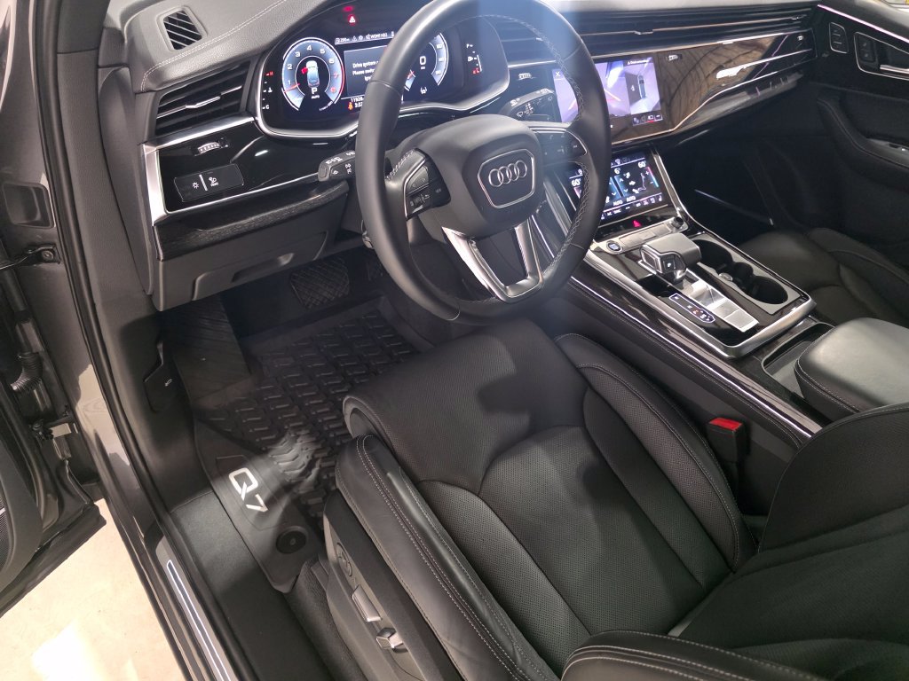 Certified 2025 Audi Q7 3.0T Prestige w/ Prestige Package AWD/4WD image 18