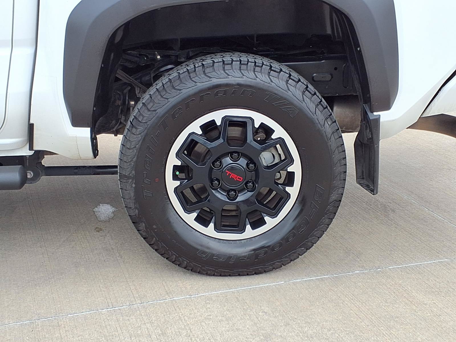 Used 2024 Toyota Tacoma TRD Off-Road AWD/4WD image 9