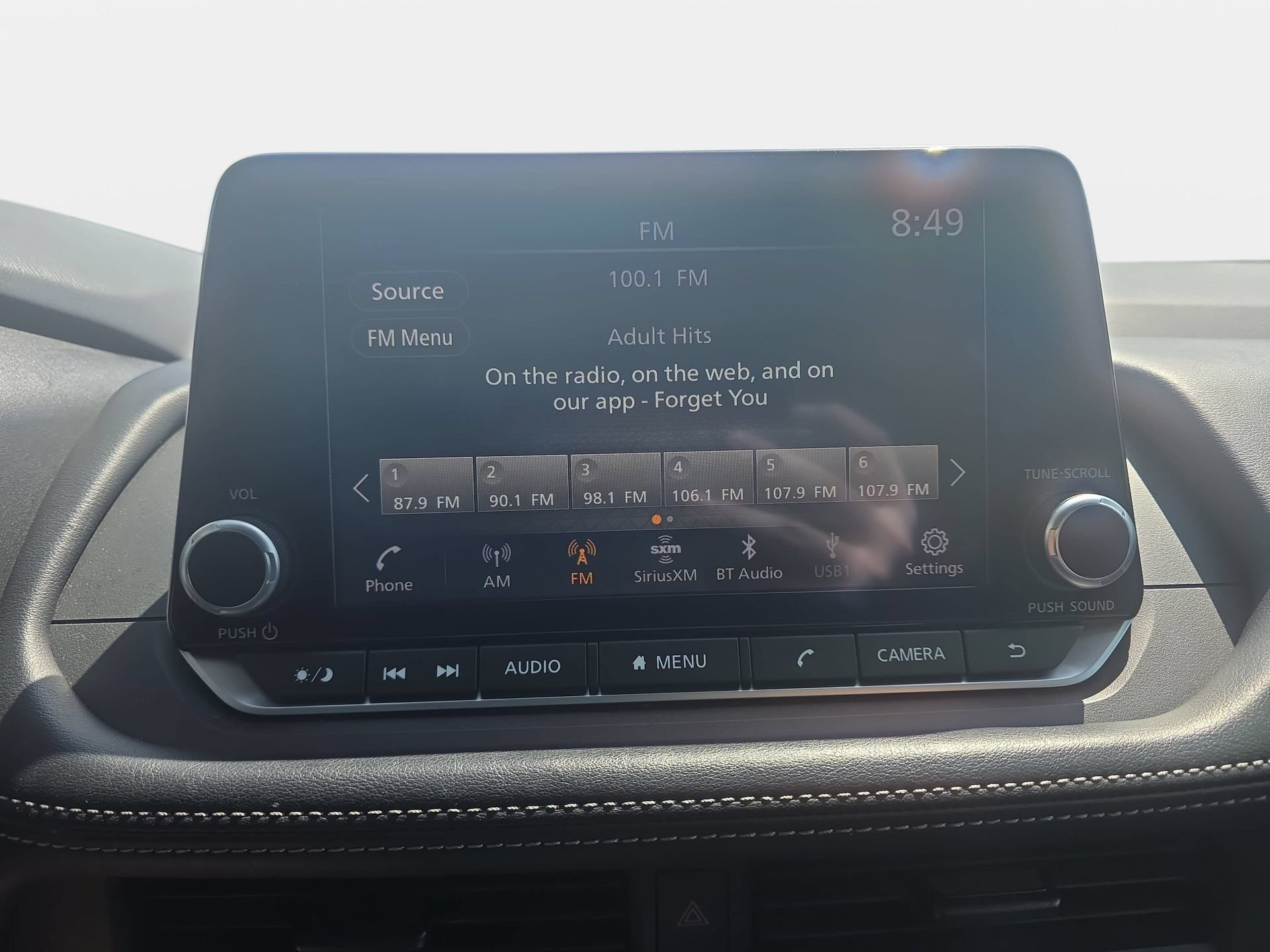 Used 2024 Nissan Rogue S FWD image 21