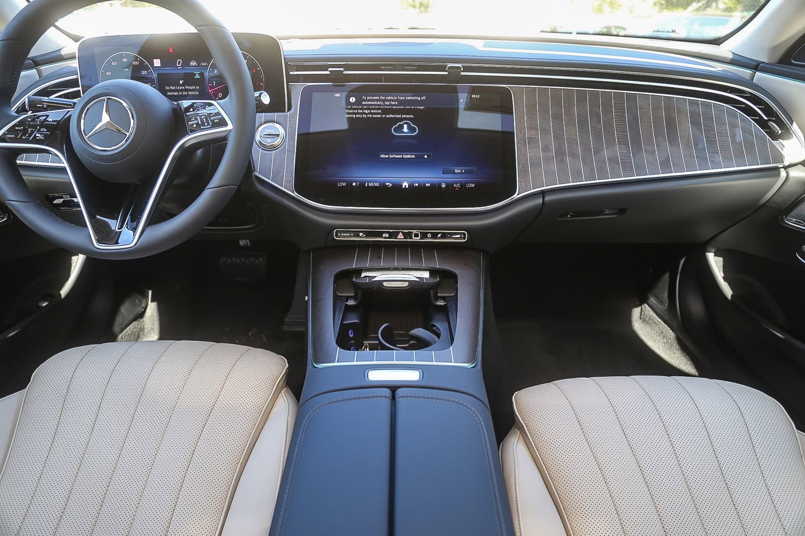 New 2026 Mercedes-Benz E 450 4MATIC Sedan image 10