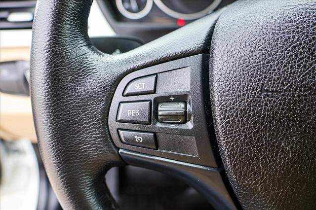 Used 2018 BMW 320i xDrive Sedan image 13