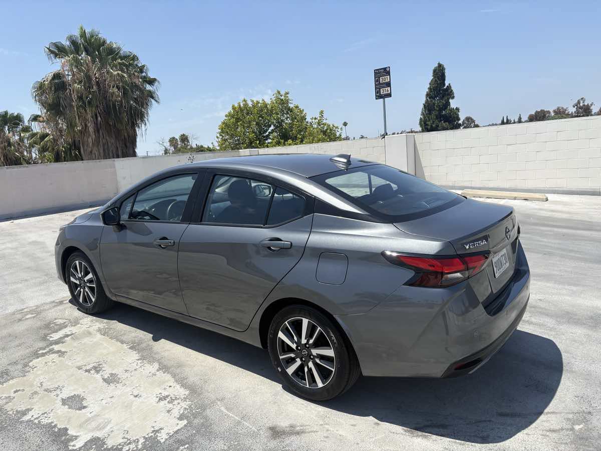 Used 2025 Nissan Versa SV FWD image 9