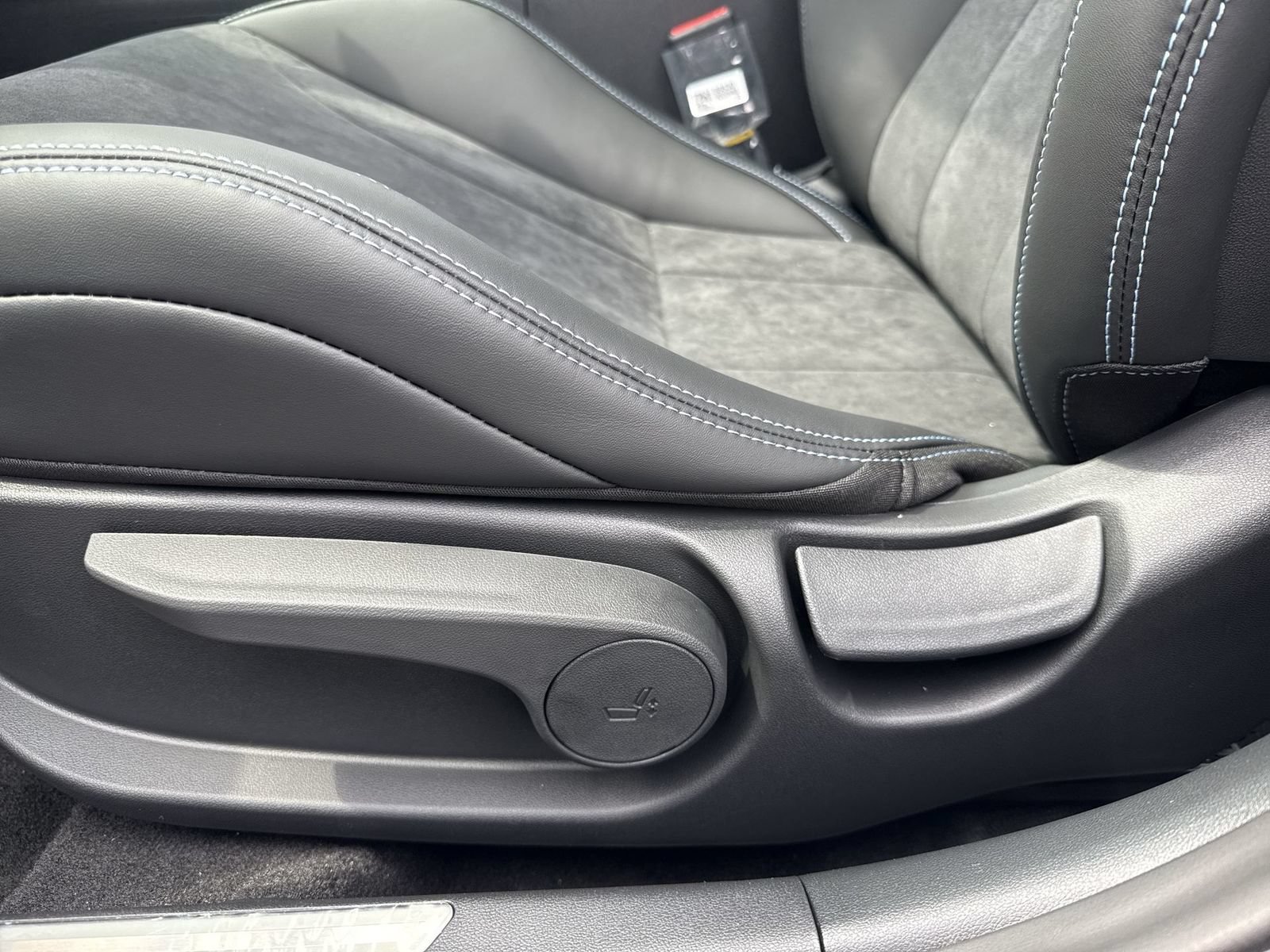 New 2026 Hyundai Elantra N FWD image 12