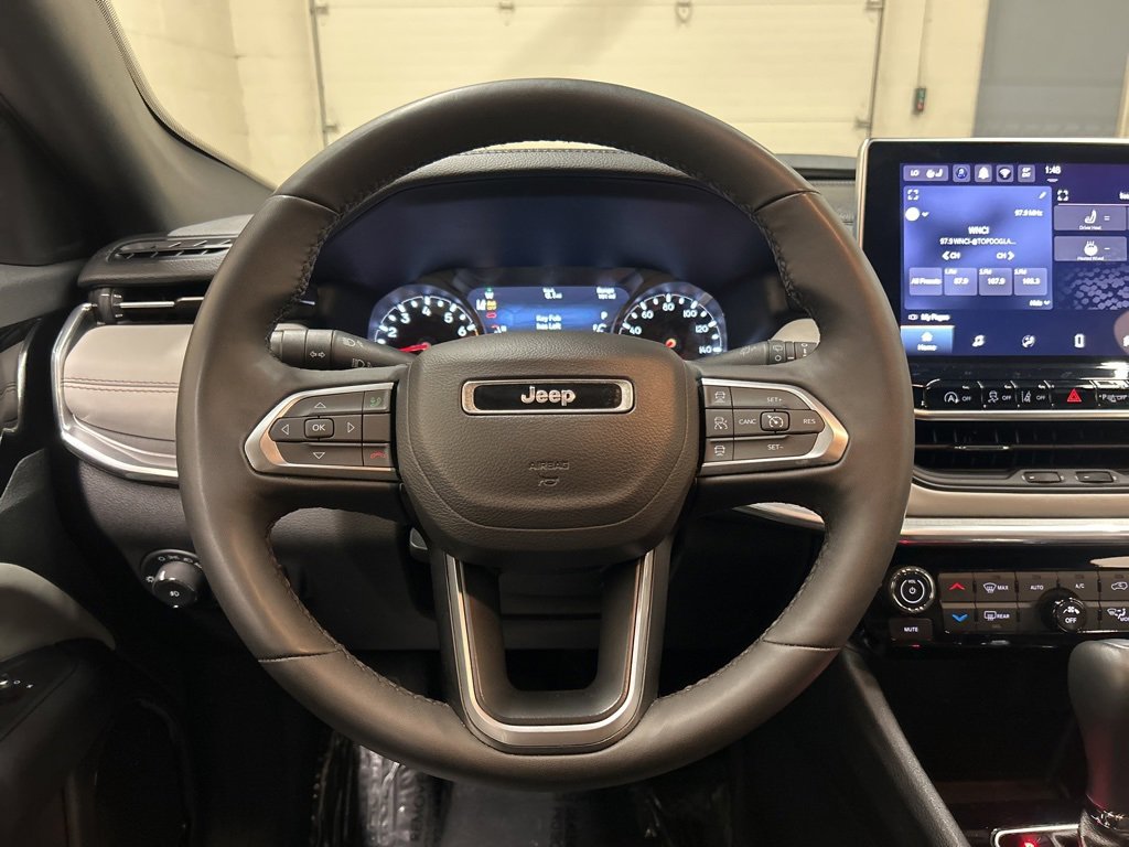 Used 2024 Jeep Compass Limited image 17