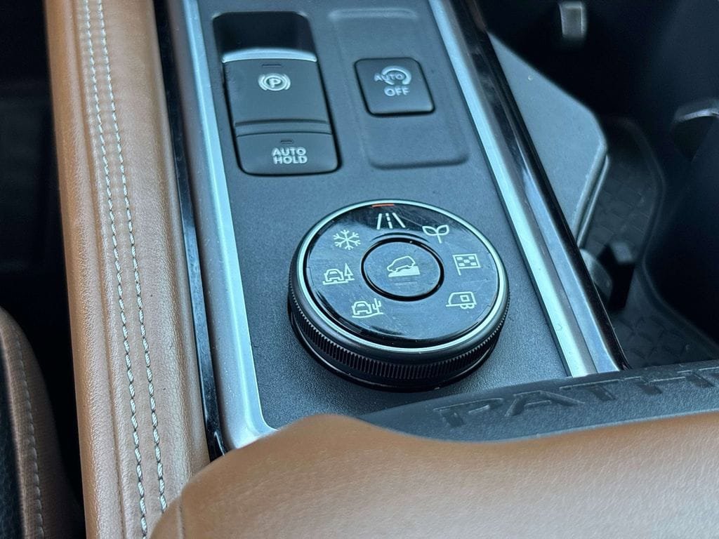 Certified 2023 Nissan Pathfinder Platinum AWD/4WD image 28