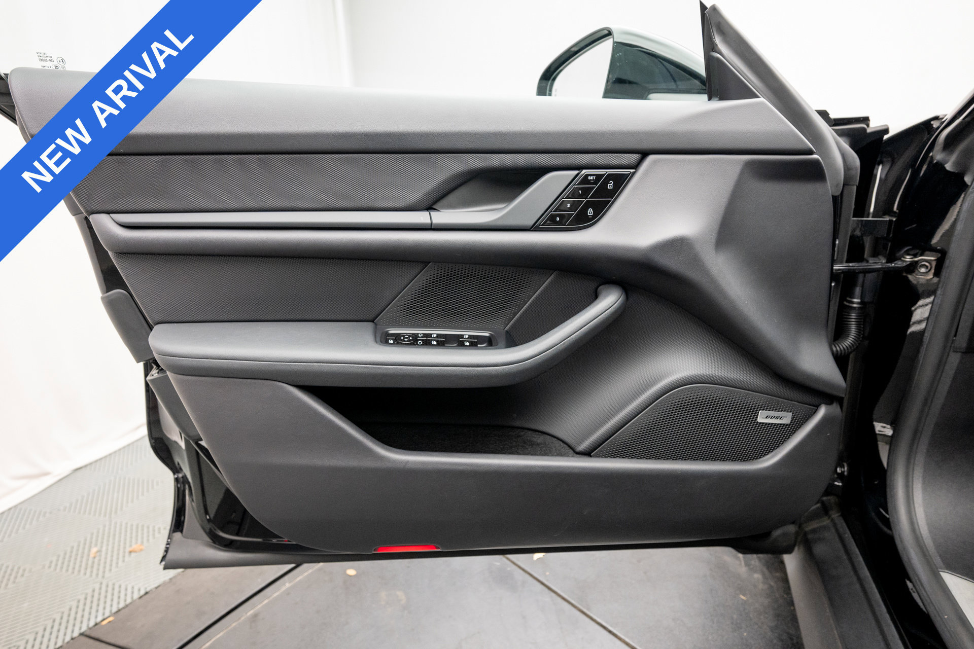Used 2021 Porsche Taycan 4S AWD/4WD image 30