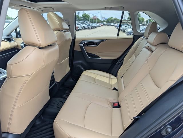 Used 2025 Toyota RAV4 XLE Premium FWD image 27