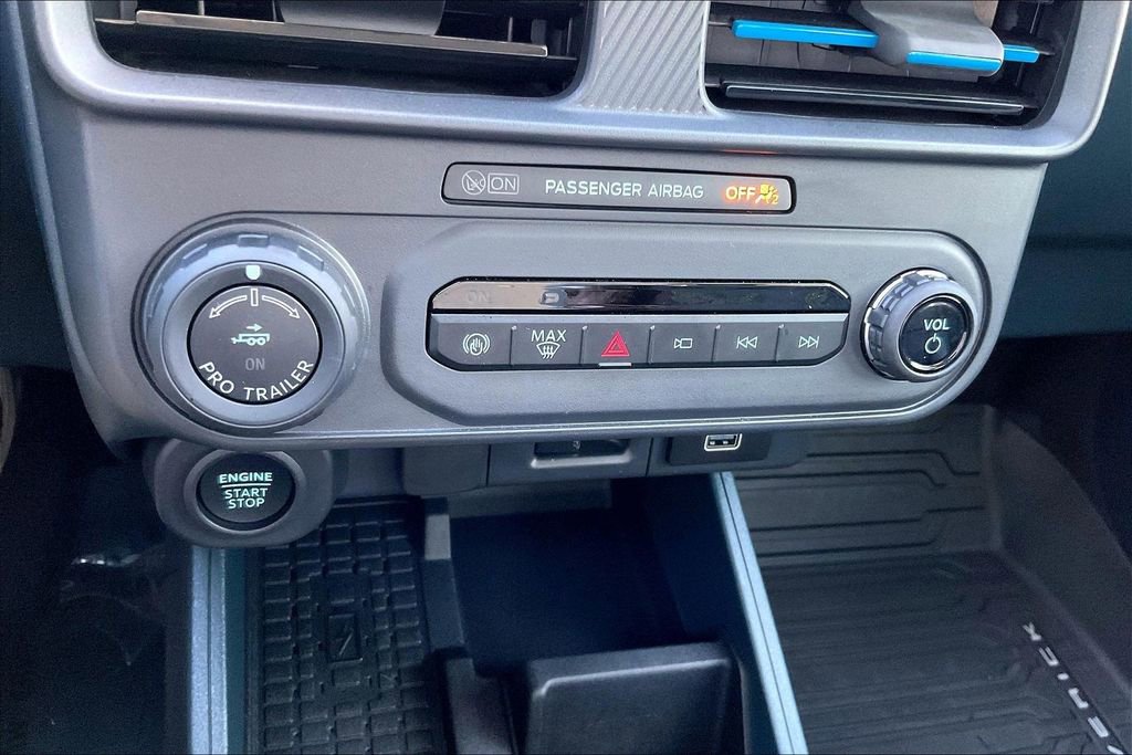 Used 2025 Ford Maverick Lobo image 32