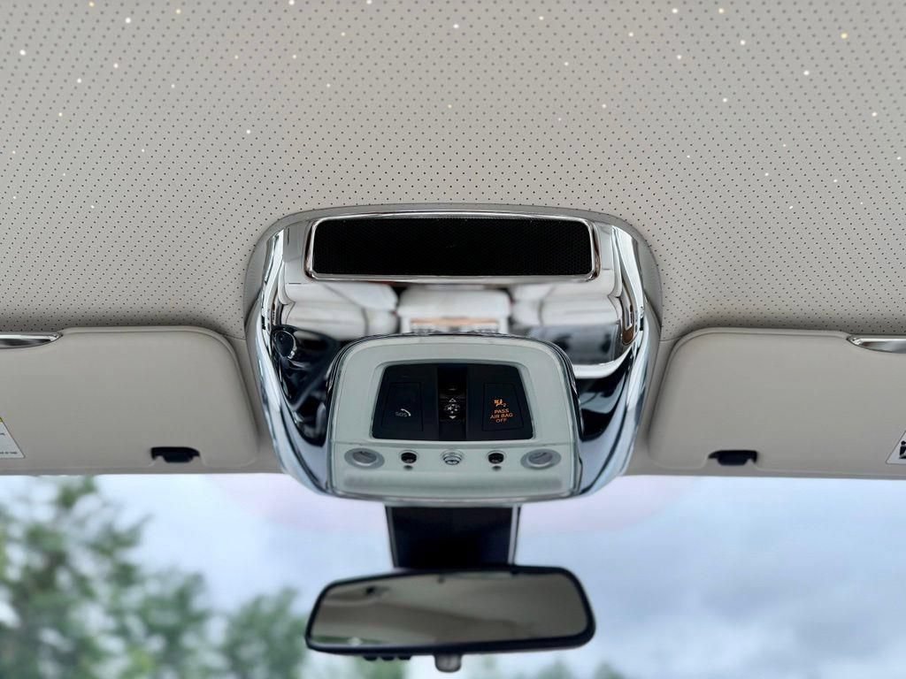 Used 2015 Rolls-Royce Wraith RWD image 32