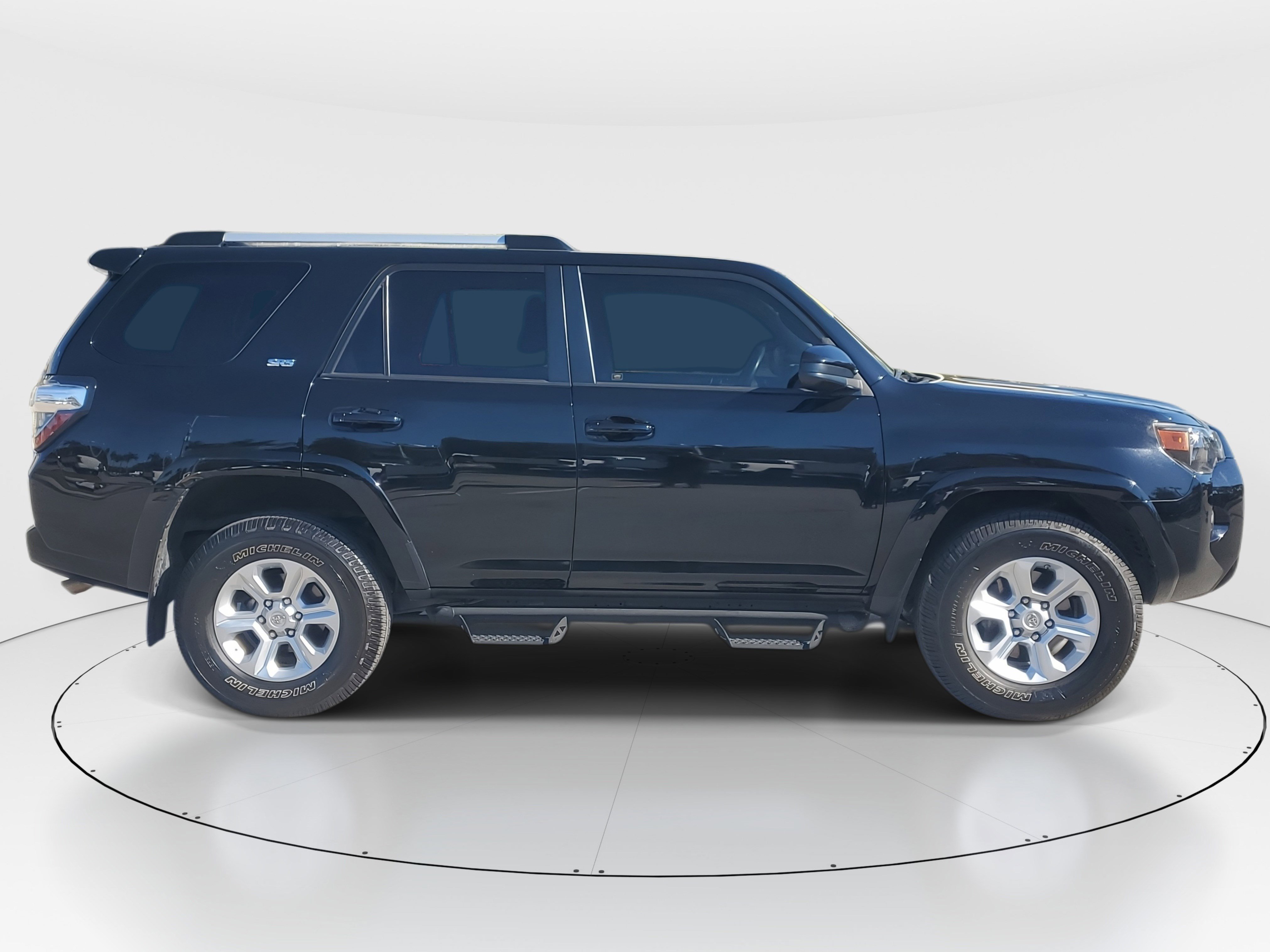 Used 2021 Toyota 4Runner SR5 image 2