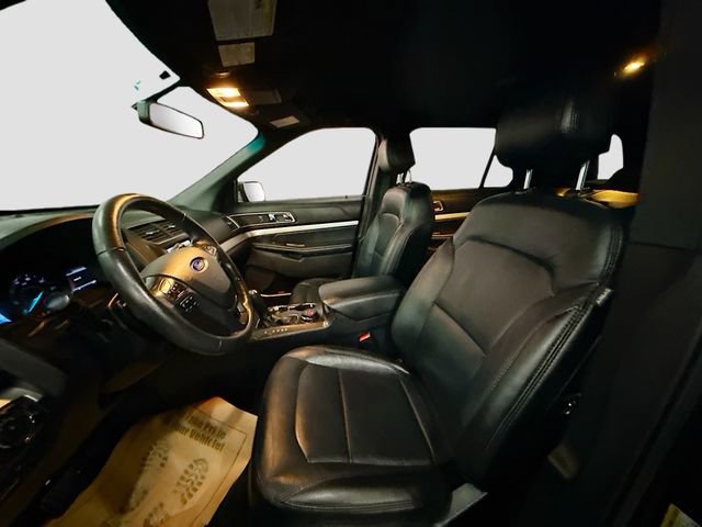 Used 2016 Ford Explorer XLT w/ Equipment Group 202A image 21