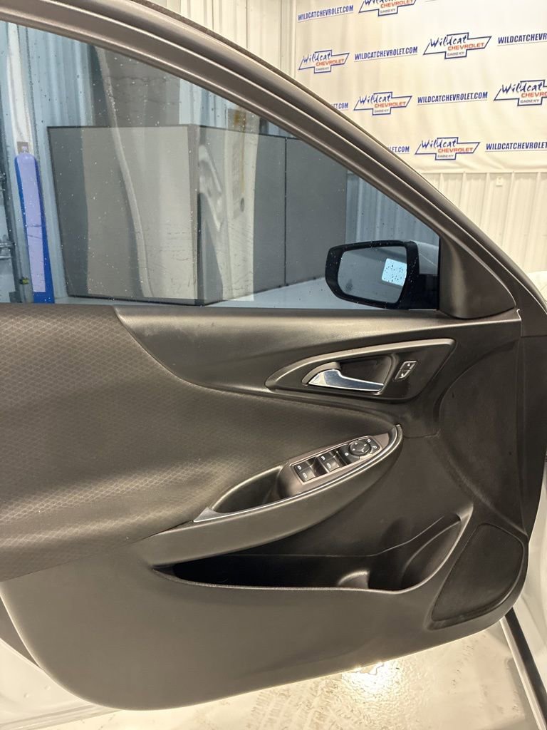 Used 2022 Chevrolet Malibu LT image 15