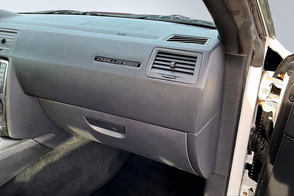 Used 2013 Dodge Challenger SXT RWD image 17