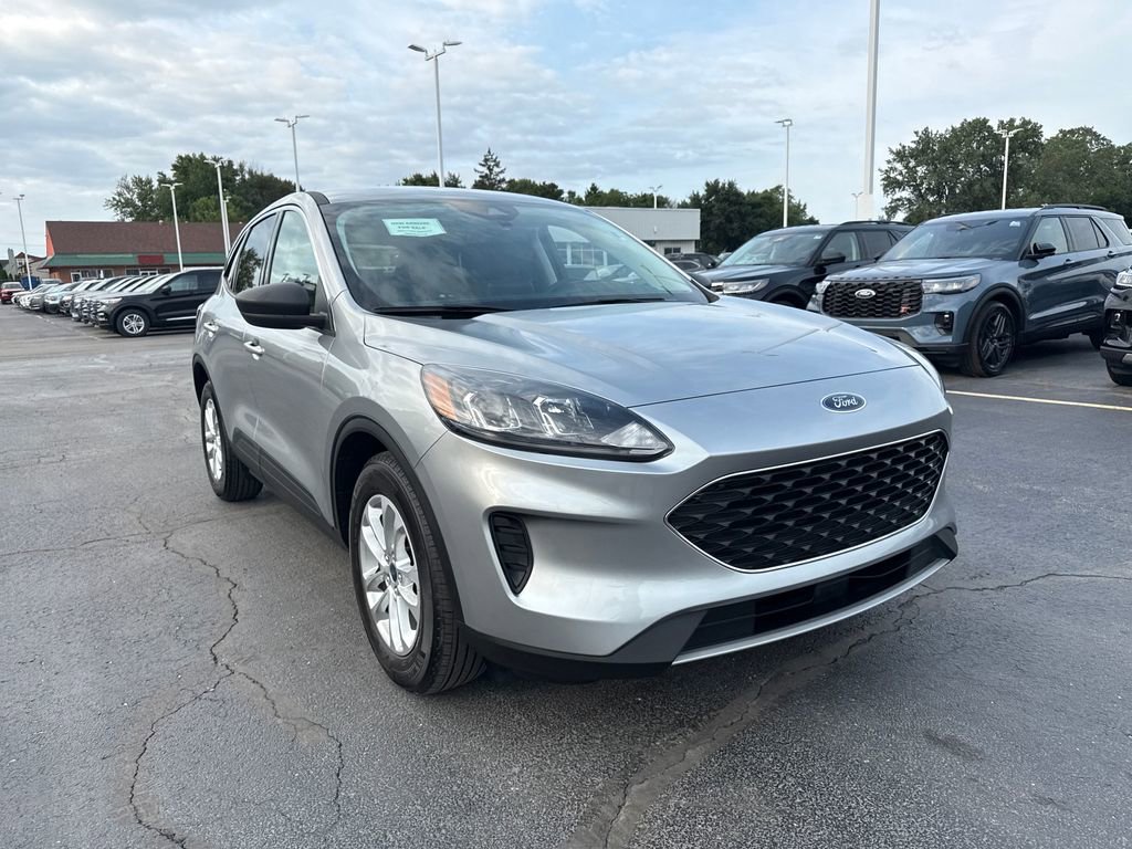 Used 2022 Ford Escape SE image 4
