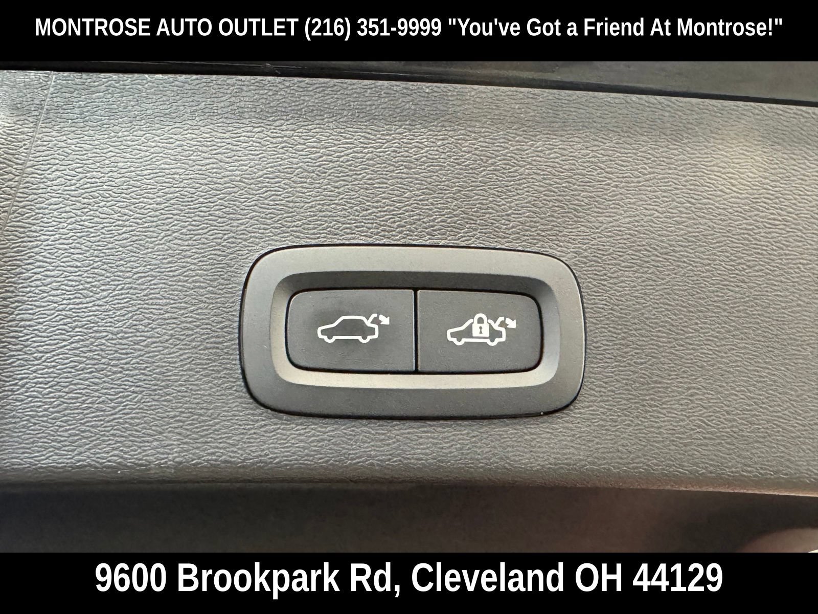 Certified 2023 Volvo XC40 B5 Plus w/ Protection Package Premier AWD/4WD image 47