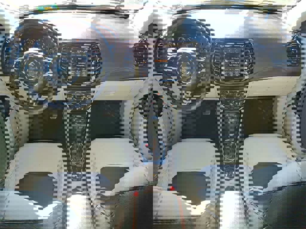 Used 2018 Jeep Compass Limited w/ Navigation Group image 10