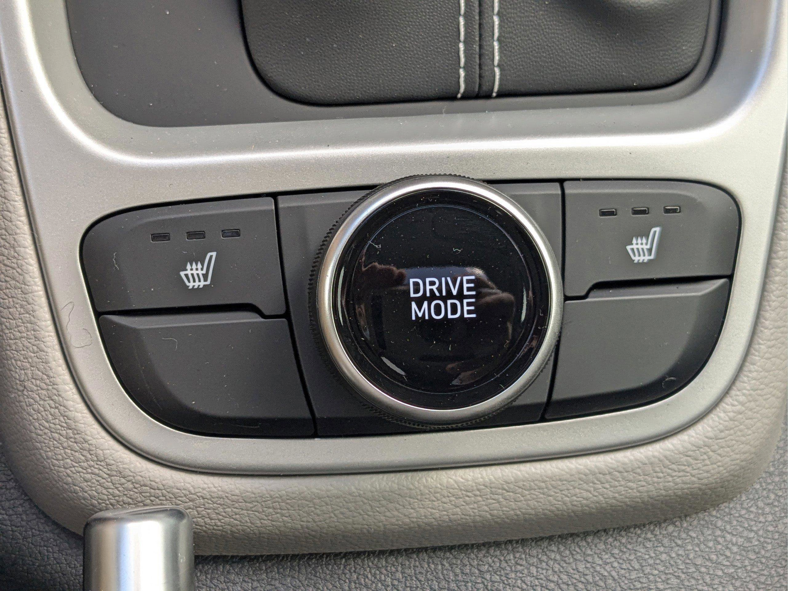 New 2026 Hyundai Venue SEL FWD image 28