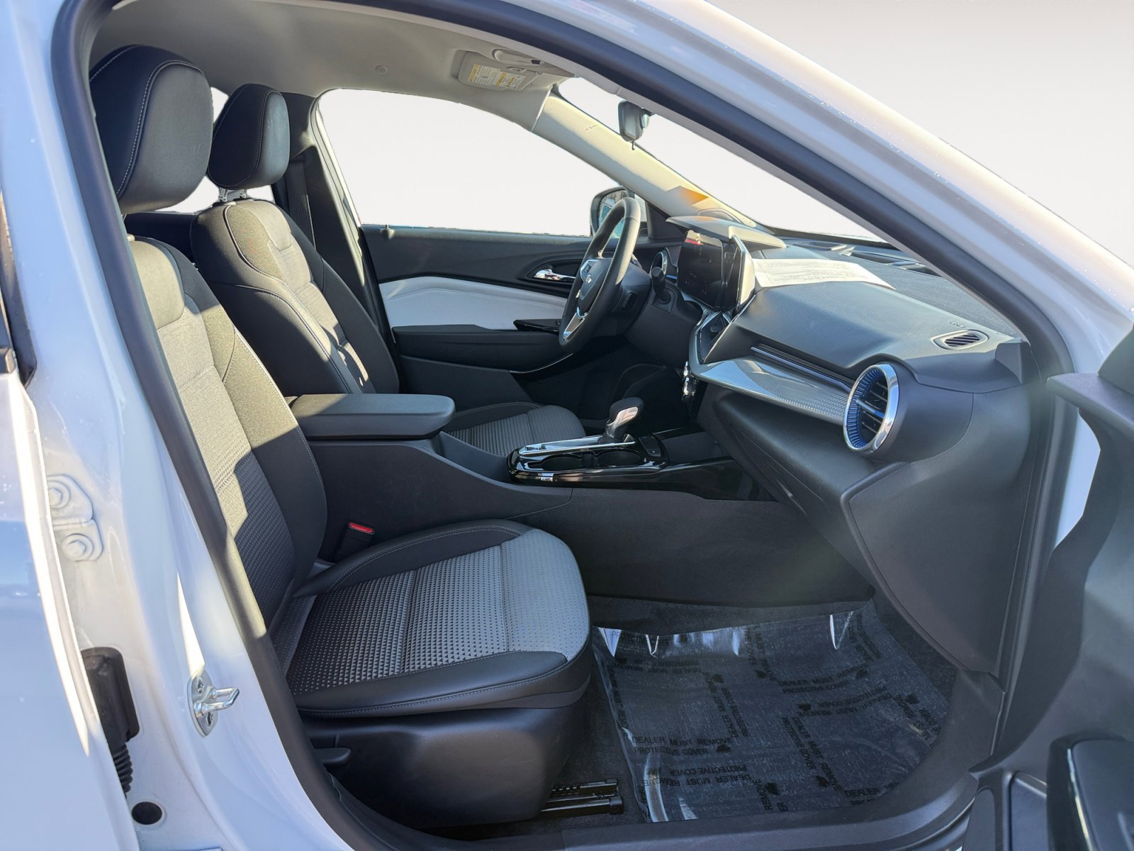 Used 2025 Chevrolet Trax LT w/ Driver Confidence Package image 19