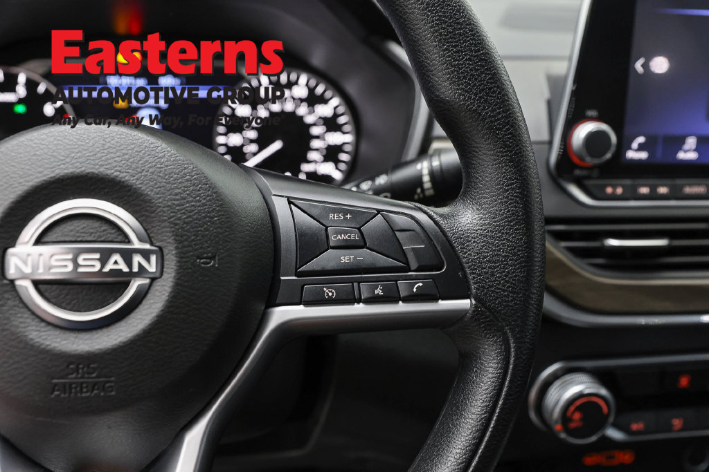 Used 2024 Nissan Altima 2.5 SV FWD image 18