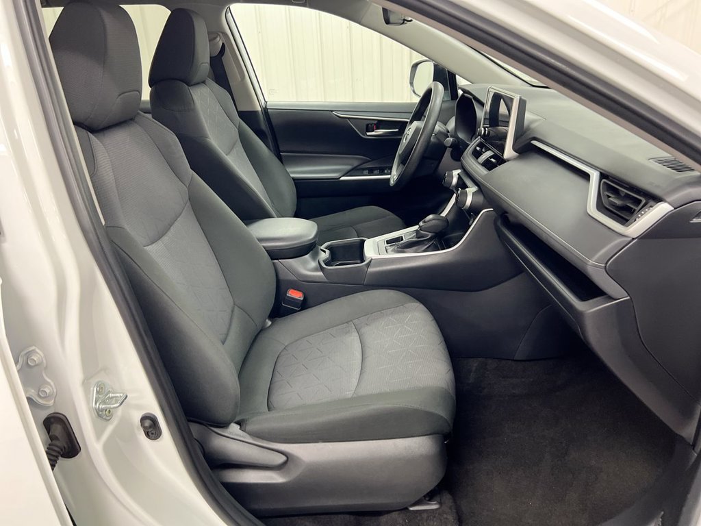 Used 2024 Toyota RAV4 XLE AWD/4WD image 22