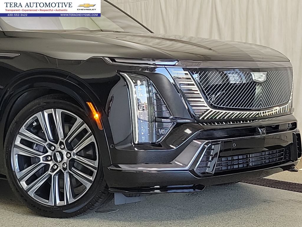Certified 2026 Cadillac Vistiq Platinum w/ LPO, Floor Liner Package AWD/4WD image 5