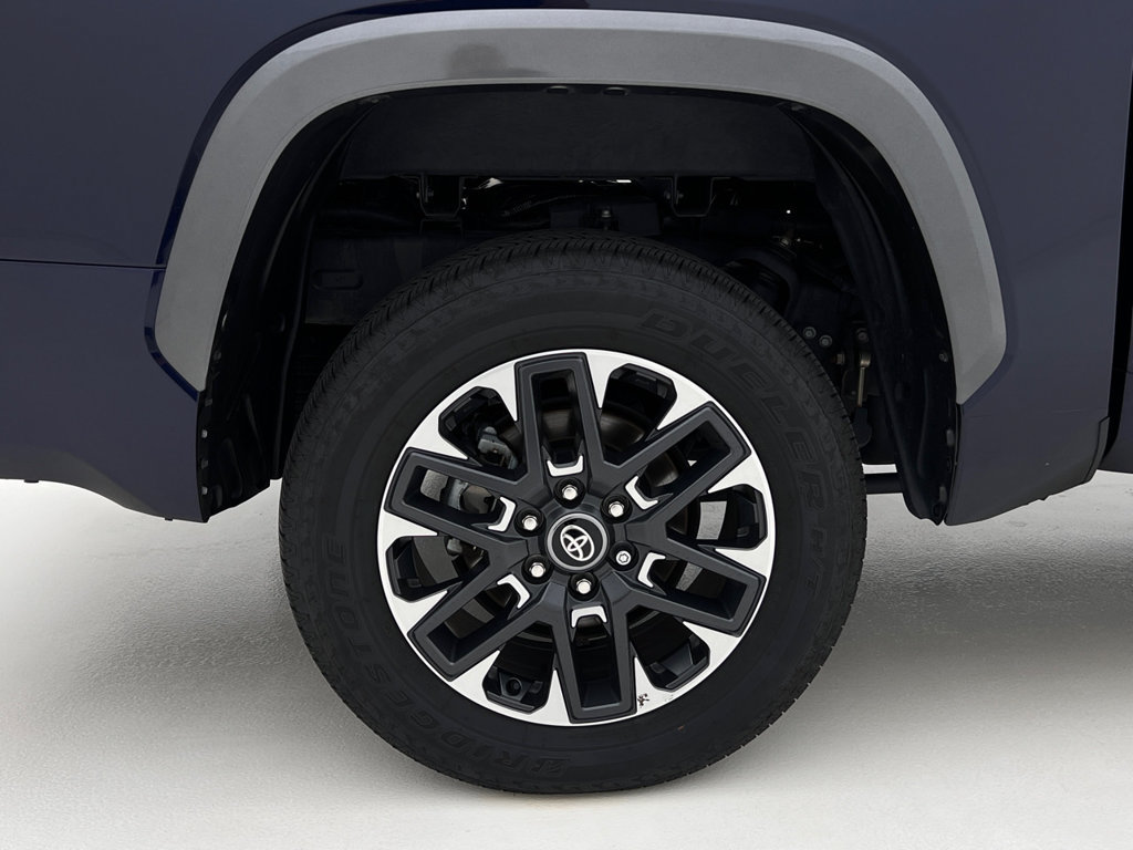 Used 2025 Toyota Tundra Limited AWD/4WD image 29