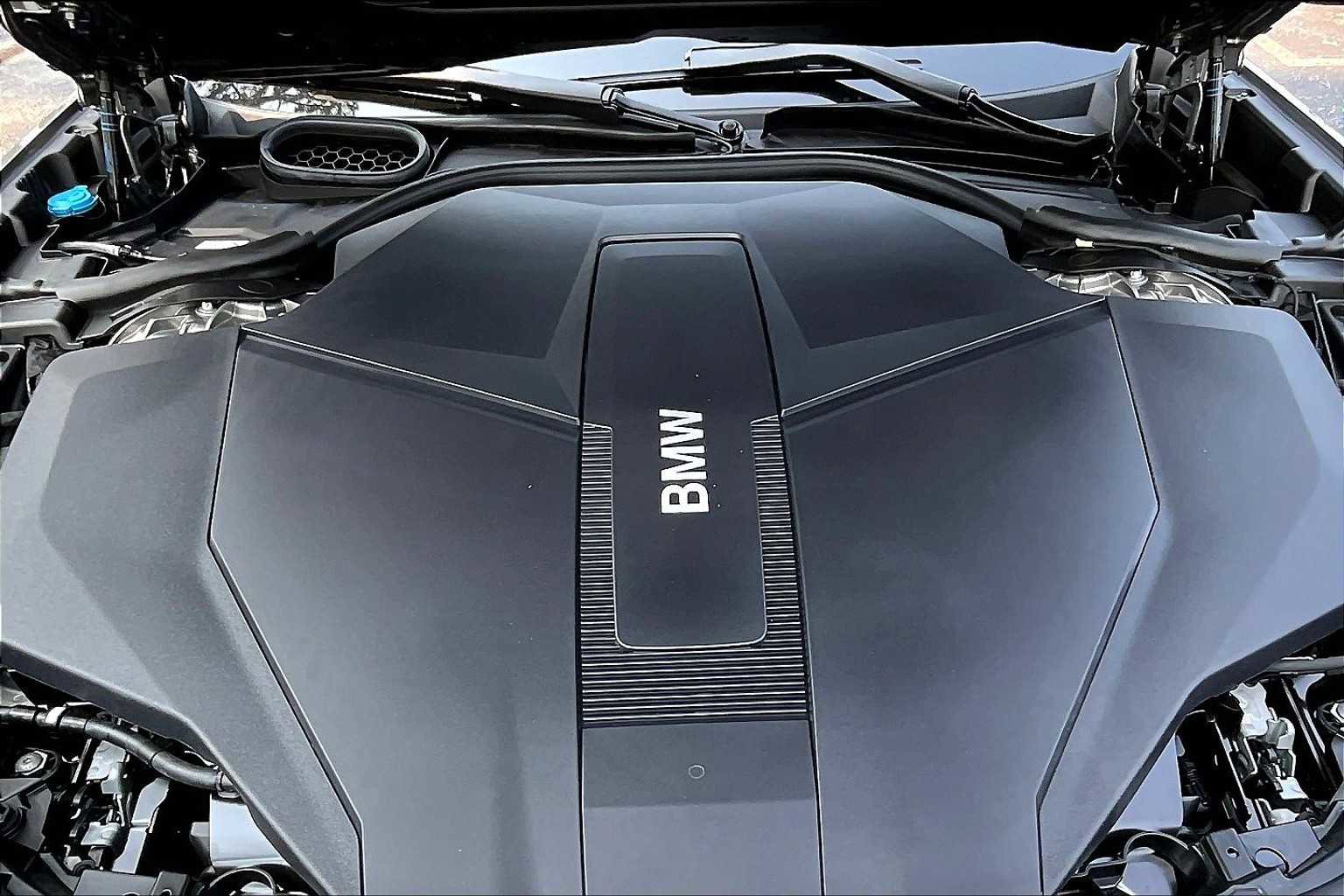 New 2025 BMW i7 eDrive50 w/ M Sport Package image 16
