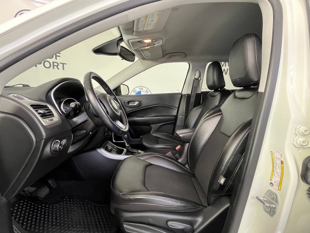 Used 2020 Jeep Compass Latitude w/ Cold Weather Group AWD/4WD image 12