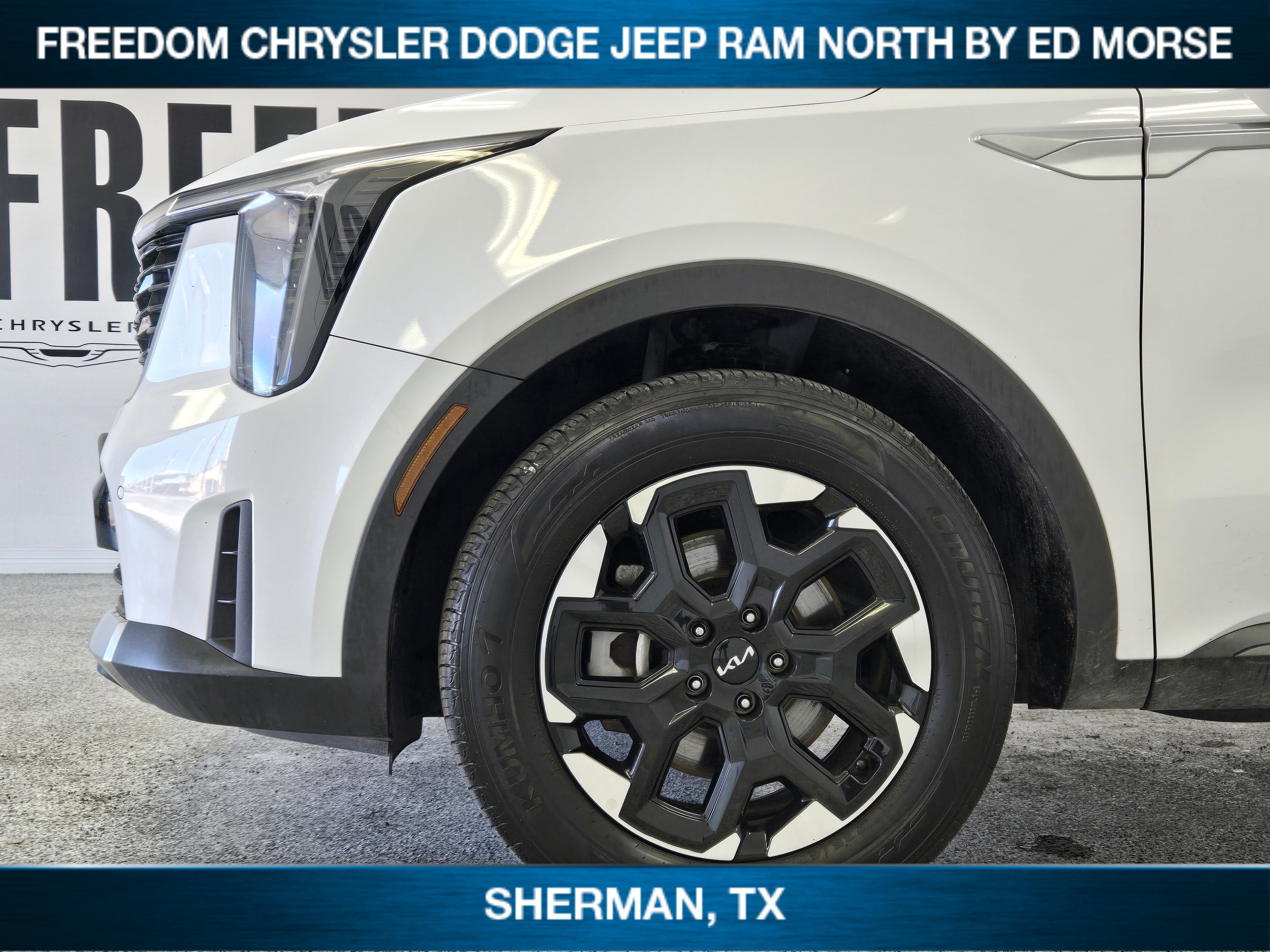 Used 2024 Kia Sorento S image 6