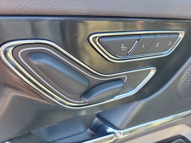 Certified 2024 Lincoln Corsair AWD image 23