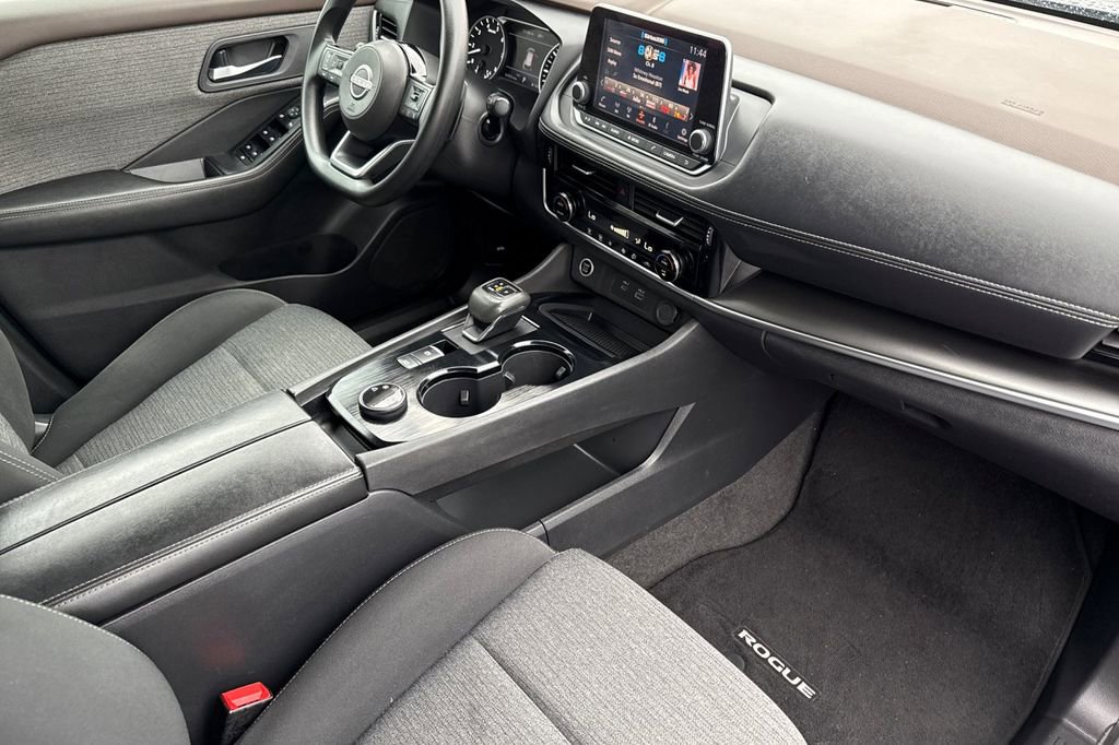 Used 2022 Nissan Rogue SV image 13