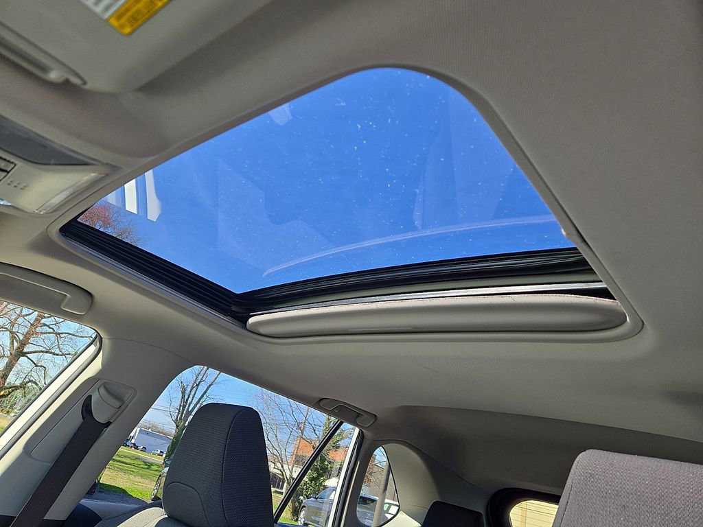 Used 2019 Toyota RAV4 XLE w/ Convenience Package AWD/4WD image 14