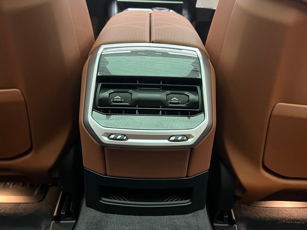 New 2026 BMW 740i w/ Executive Package image 10