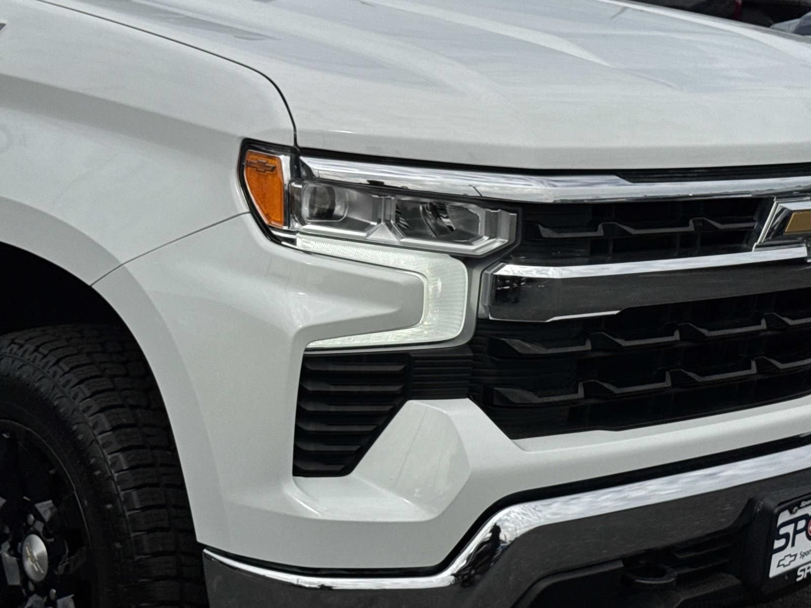 Used 2022 Chevrolet Silverado 1500 LT w/ Z71 Off-Road Package AWD/4WD image 27