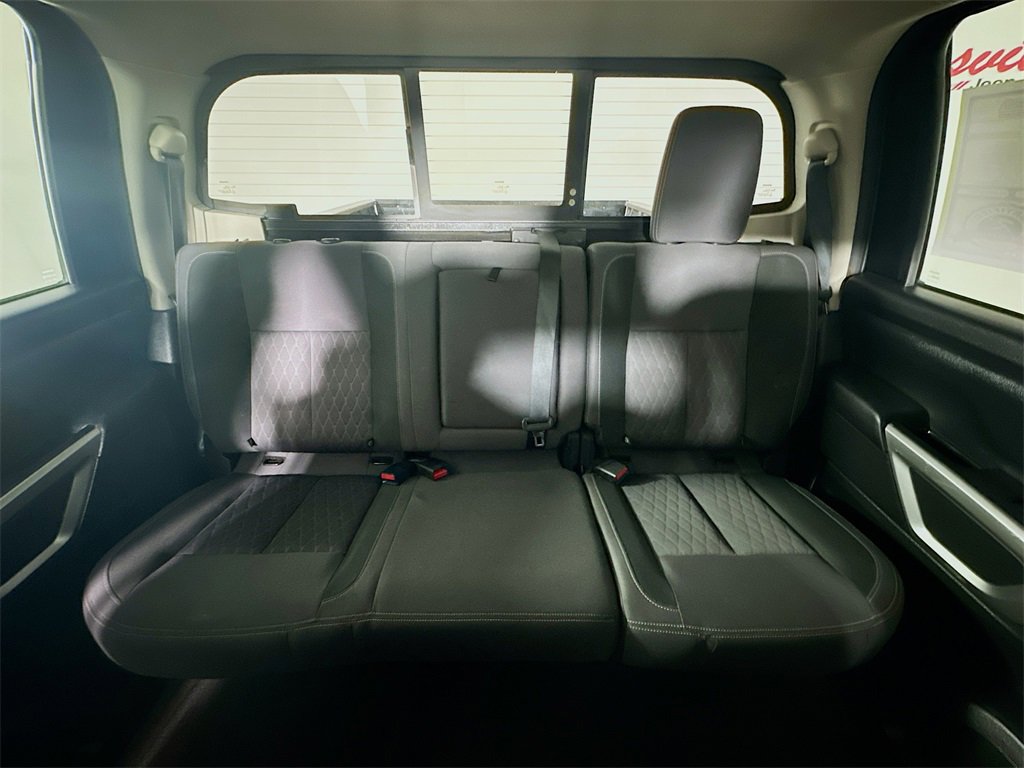 Used 2021 Nissan Titan SV w/ SV Convenience Package image 13