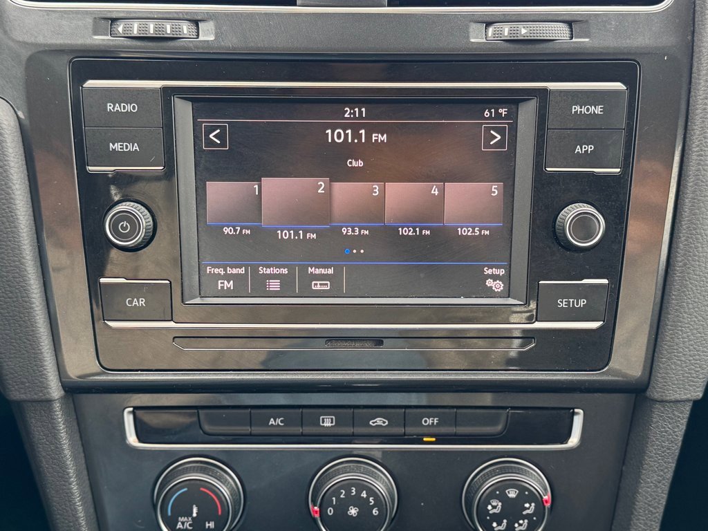 Used 2019 Volkswagen Golf 4-Door image 14