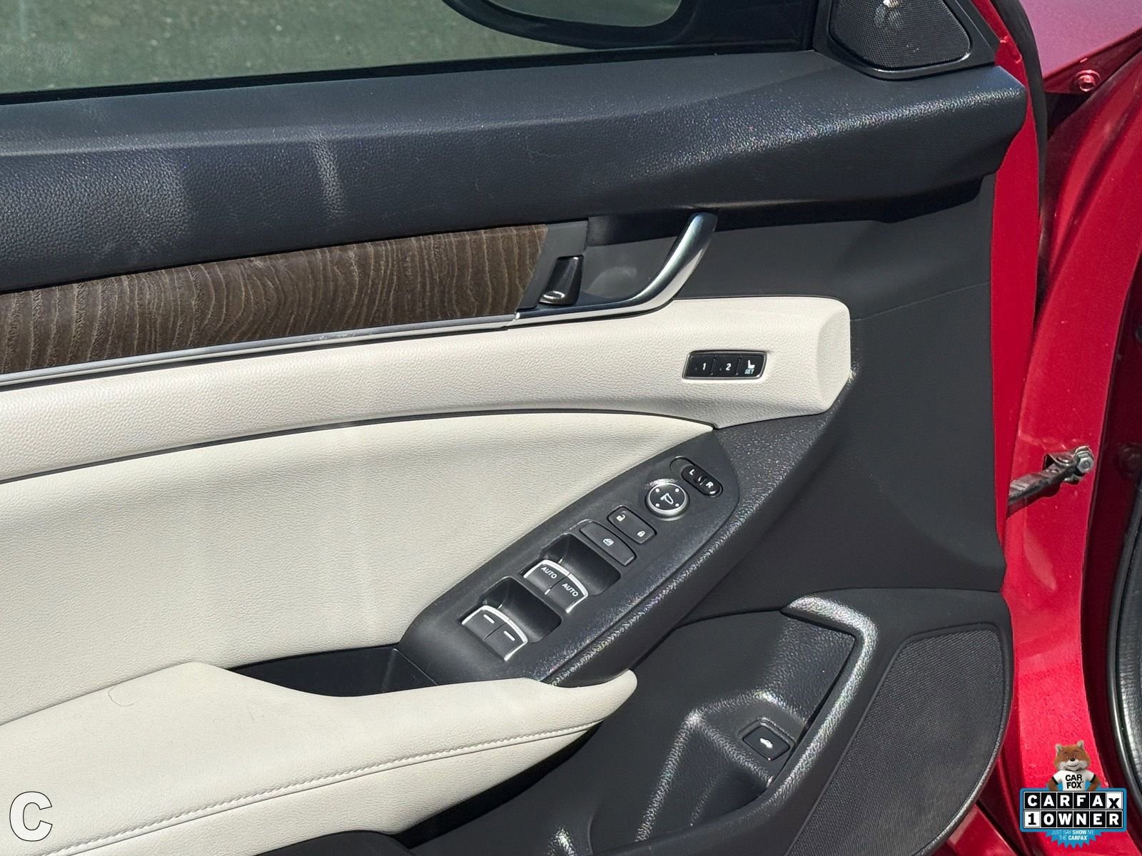 Used 2018 Honda Accord Touring image 17