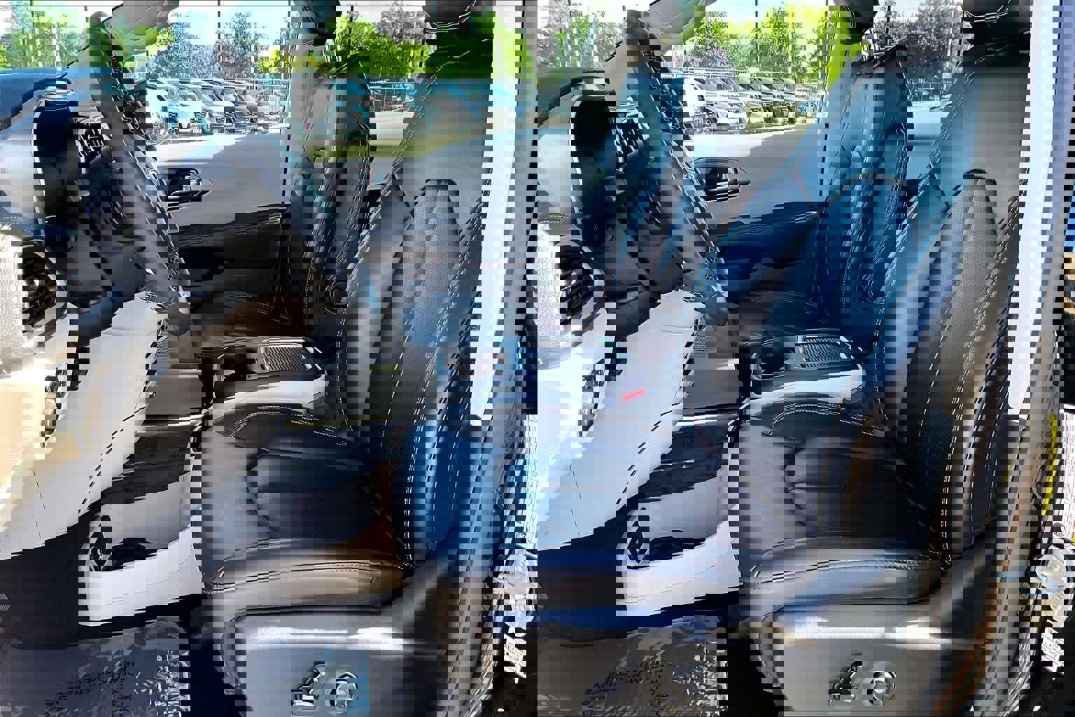 Used 2024 Chrysler Pacifica Select image 7