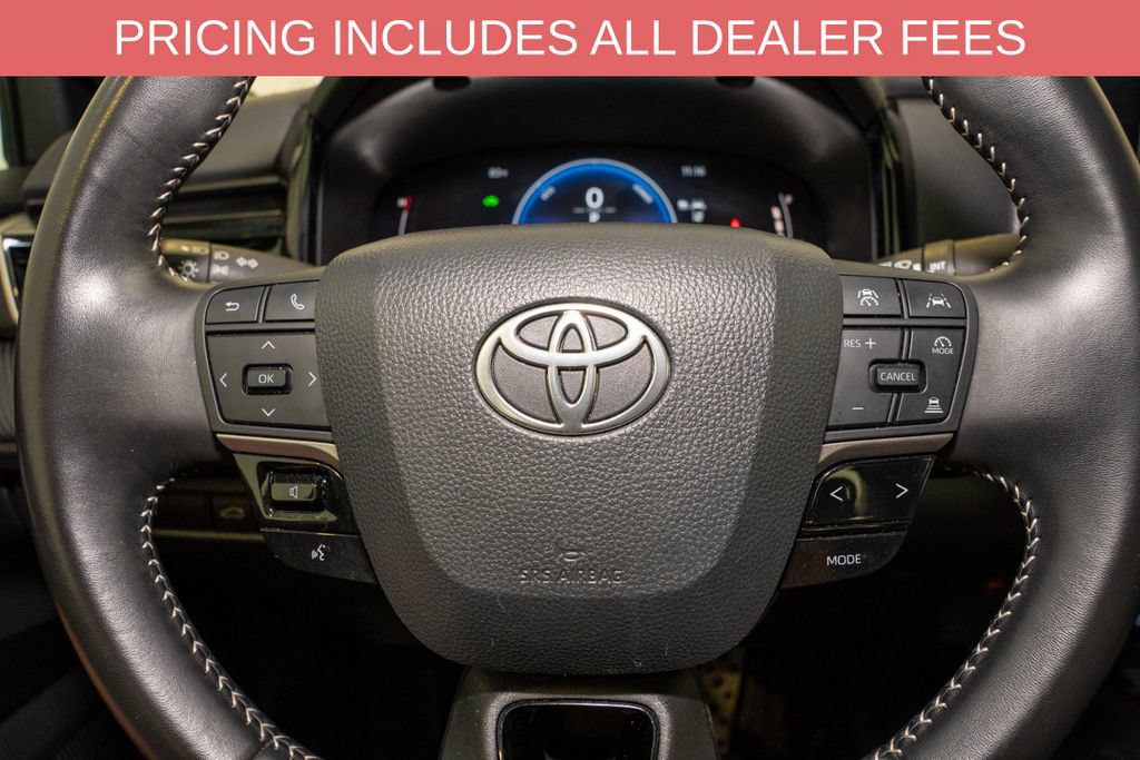 Used 2025 Toyota Camry SE FWD image 17