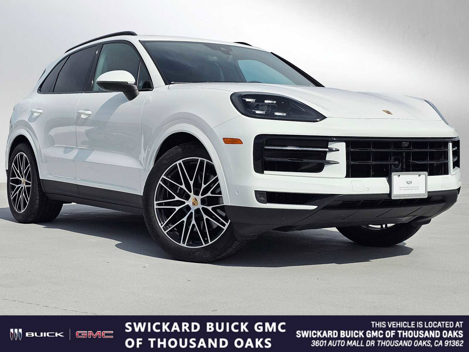 Used 2024 Porsche Cayenne image 1