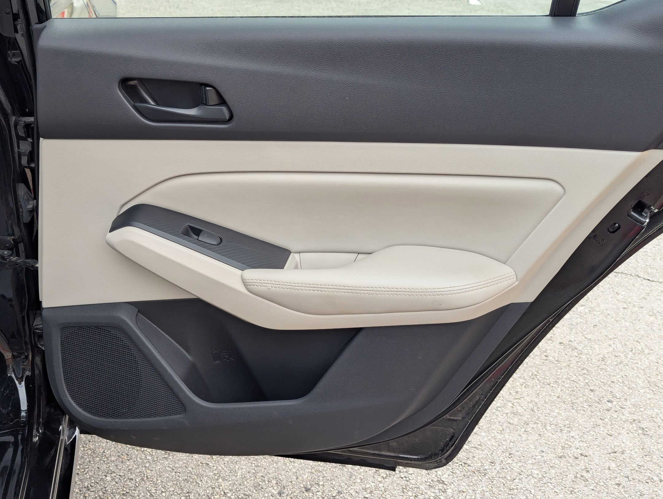 Used 2025 Nissan Altima 2.5 SV image 26