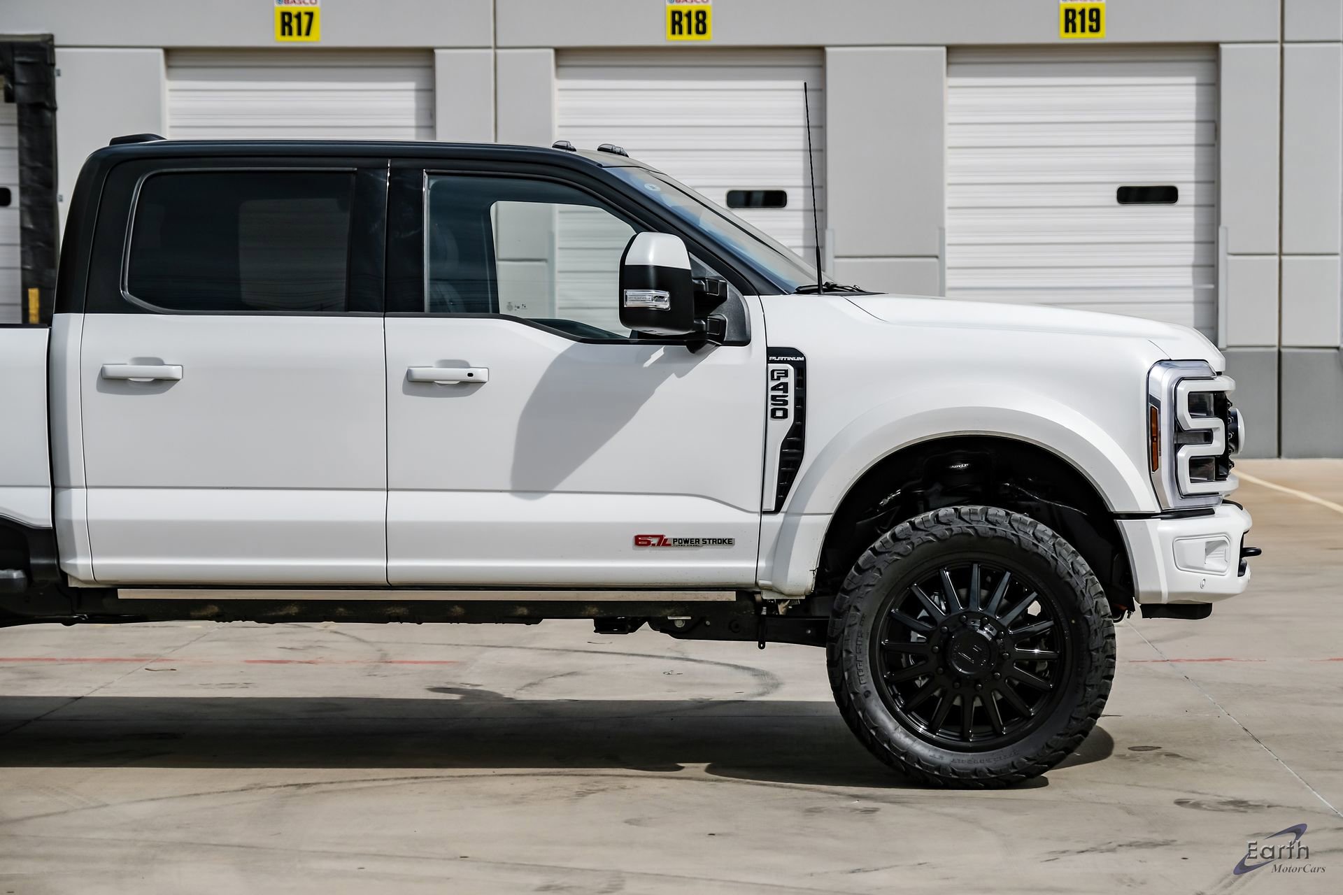 Used 2026 Ford F450 Platinum w/ FX4 Off-Road Package image 21