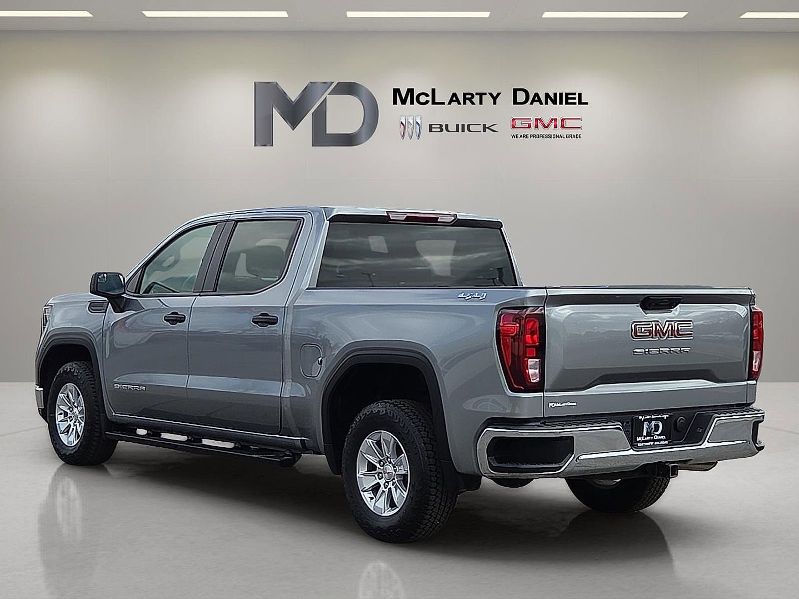 Certified 2023 GMC Sierra 1500 Pro w/ Convenience Package image 4