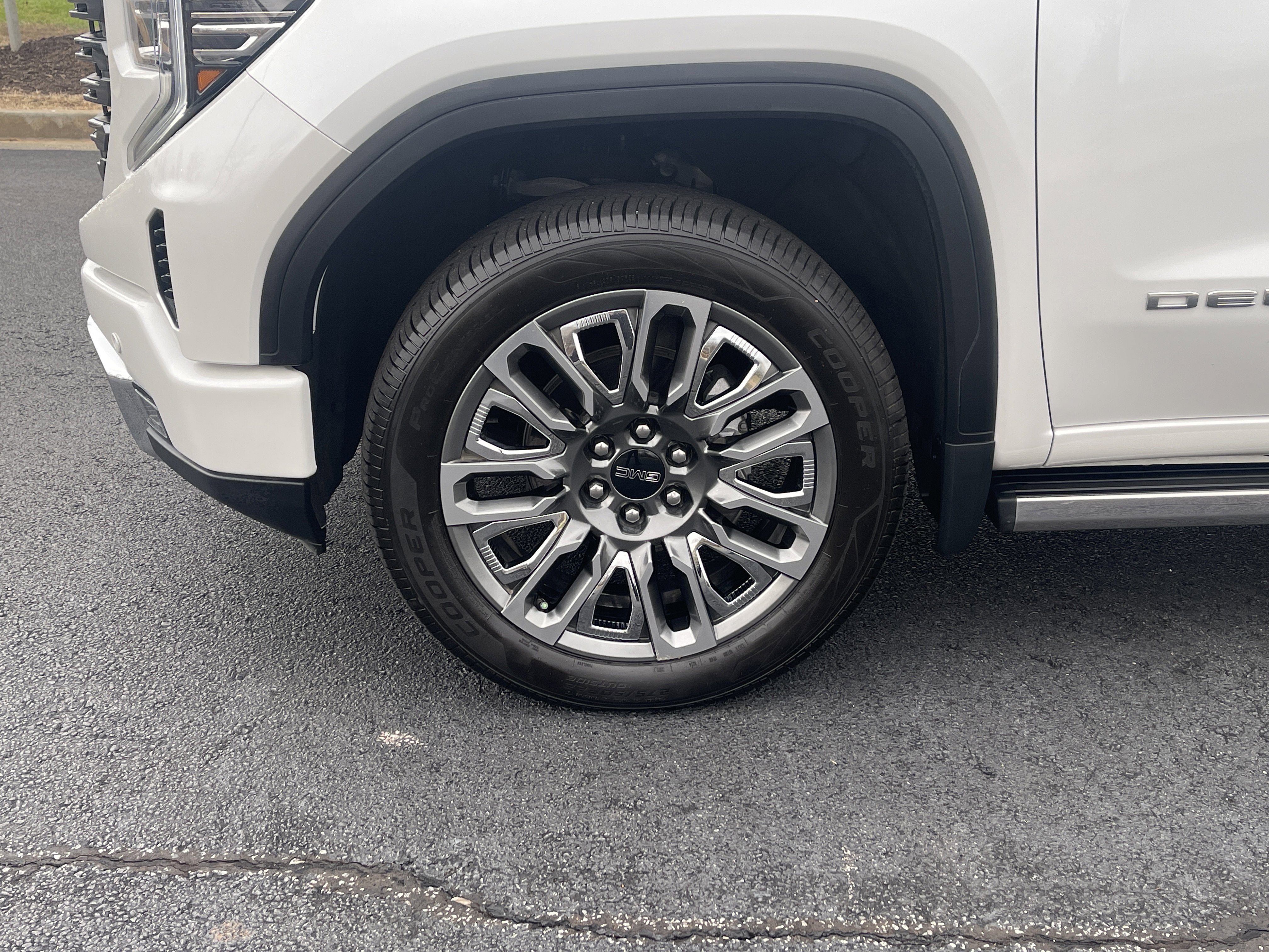 Used 2024 GMC Sierra 1500 Denali Ultimate image 32