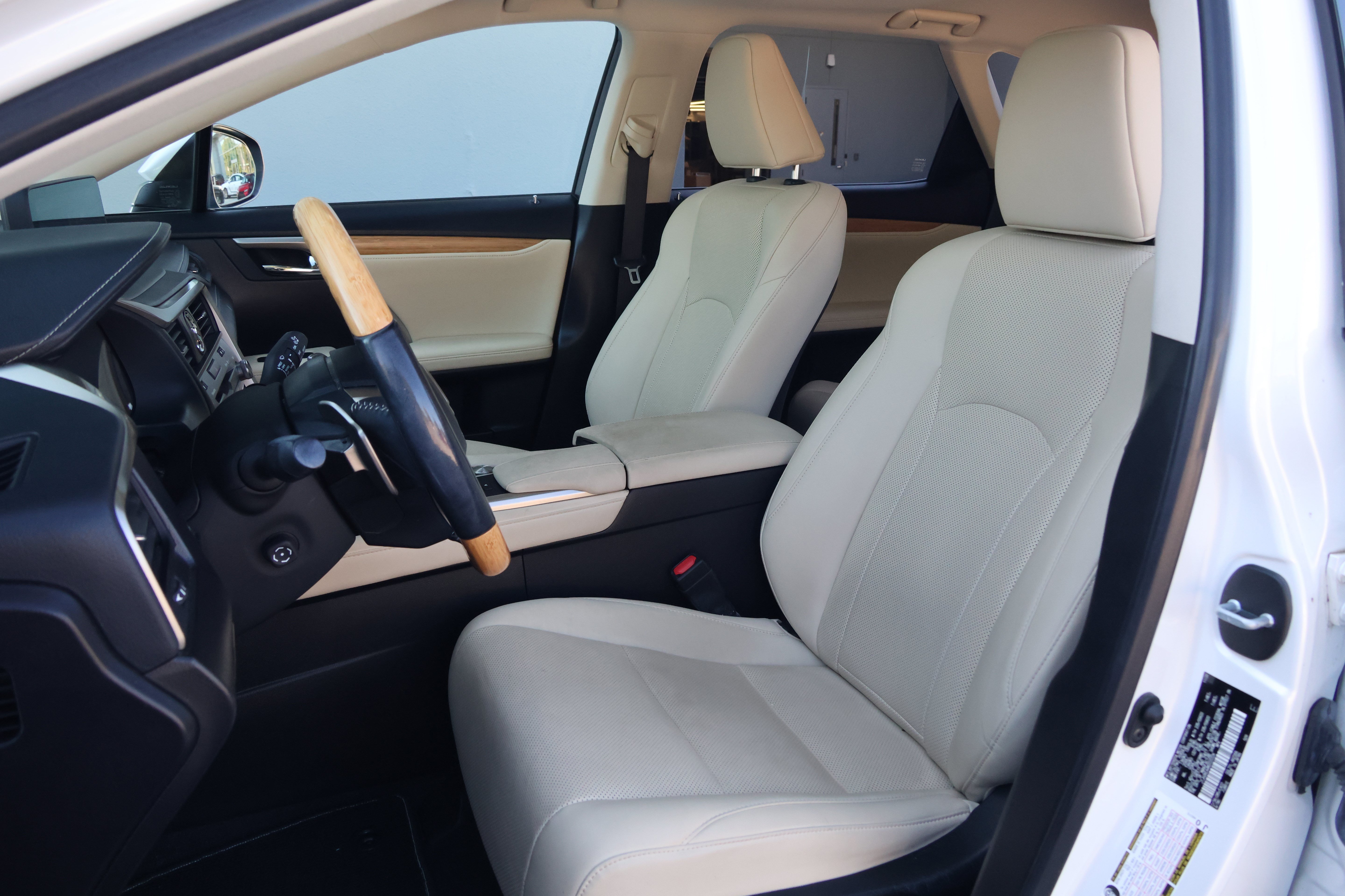 Used 2021 Lexus RX 350L FWD w/ Premium Package image 34